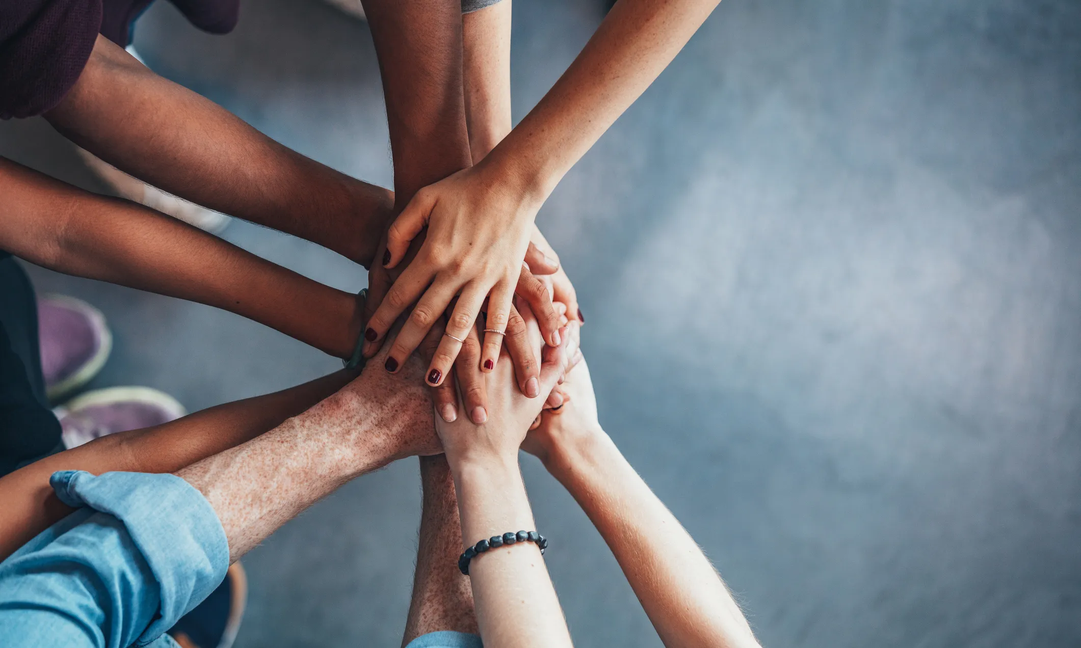 Al 'hackató' poden participar tant grups ja formats com persones individuals. Font: iStock.