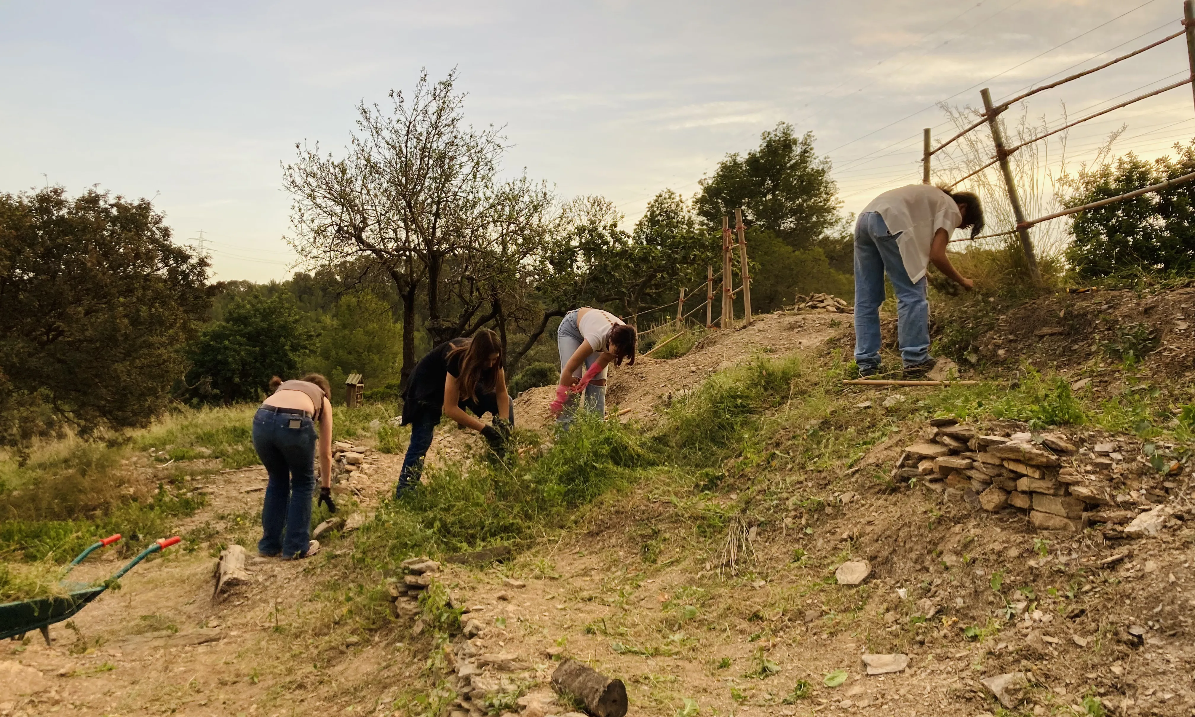 Can Palós, a més de ser una Aula Natura, funciona com a Centre Escolta. 