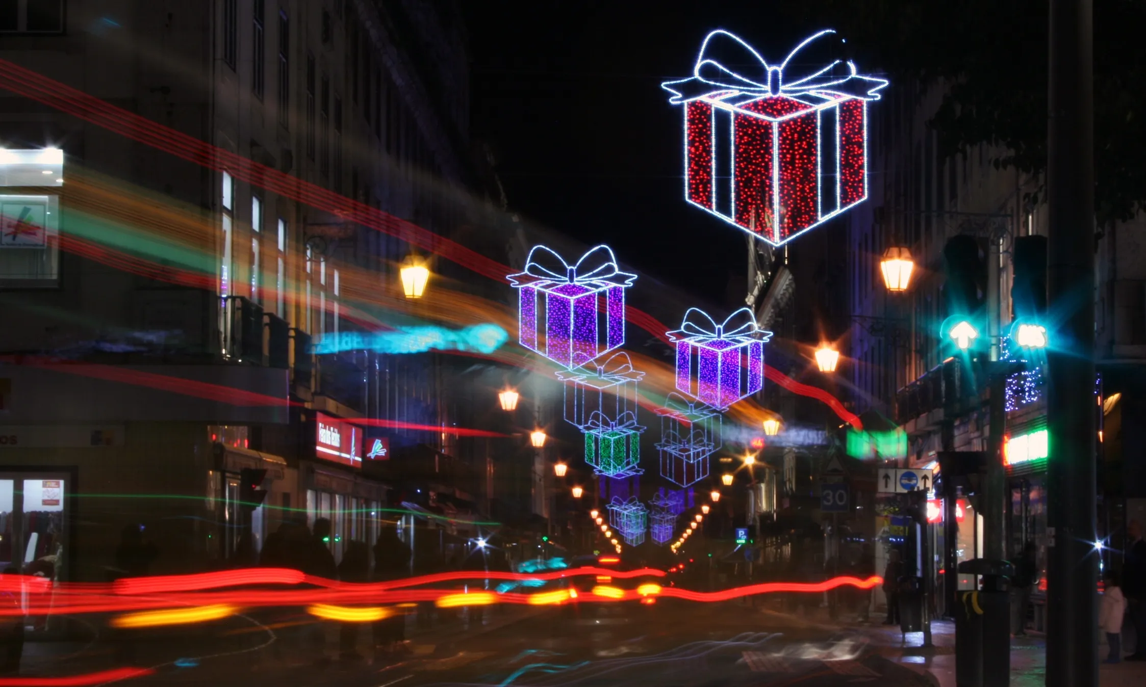 Eixample Respira demana crear zones de vianants al centre de Barcelona “per unes festes sense fum”.