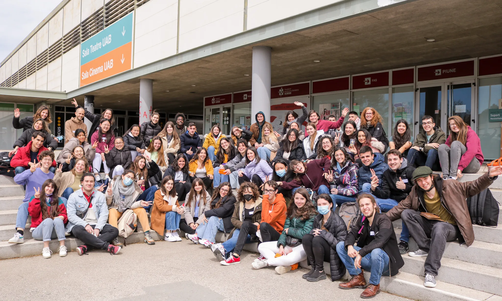 La Fundació Autònoma Solidària (FAS) té la missió de facilitar eines per contribuir a fer que la comunitat universitària formi part d'una ciutadania activa, crítica i agent de transformació social.