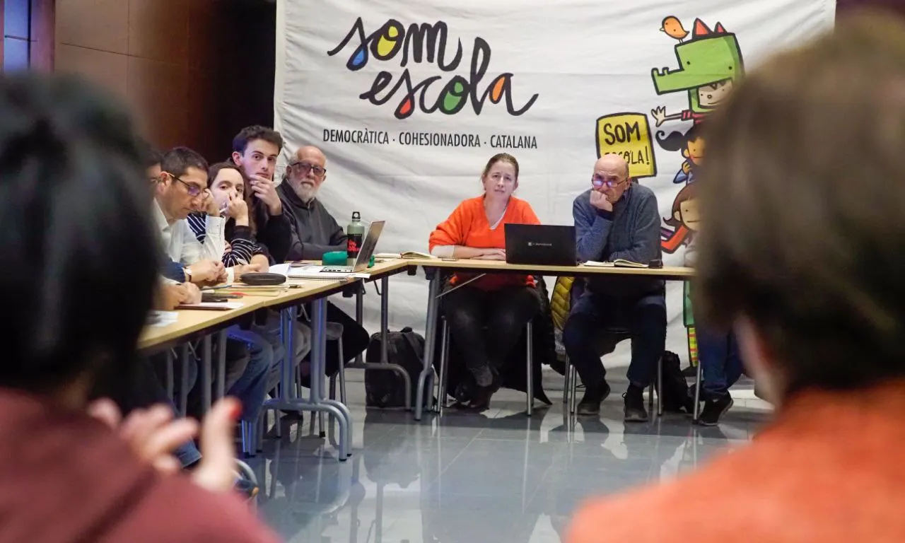 Somescola crida a defensar l'escola catalana enmig de controvèrsies amb la PETI