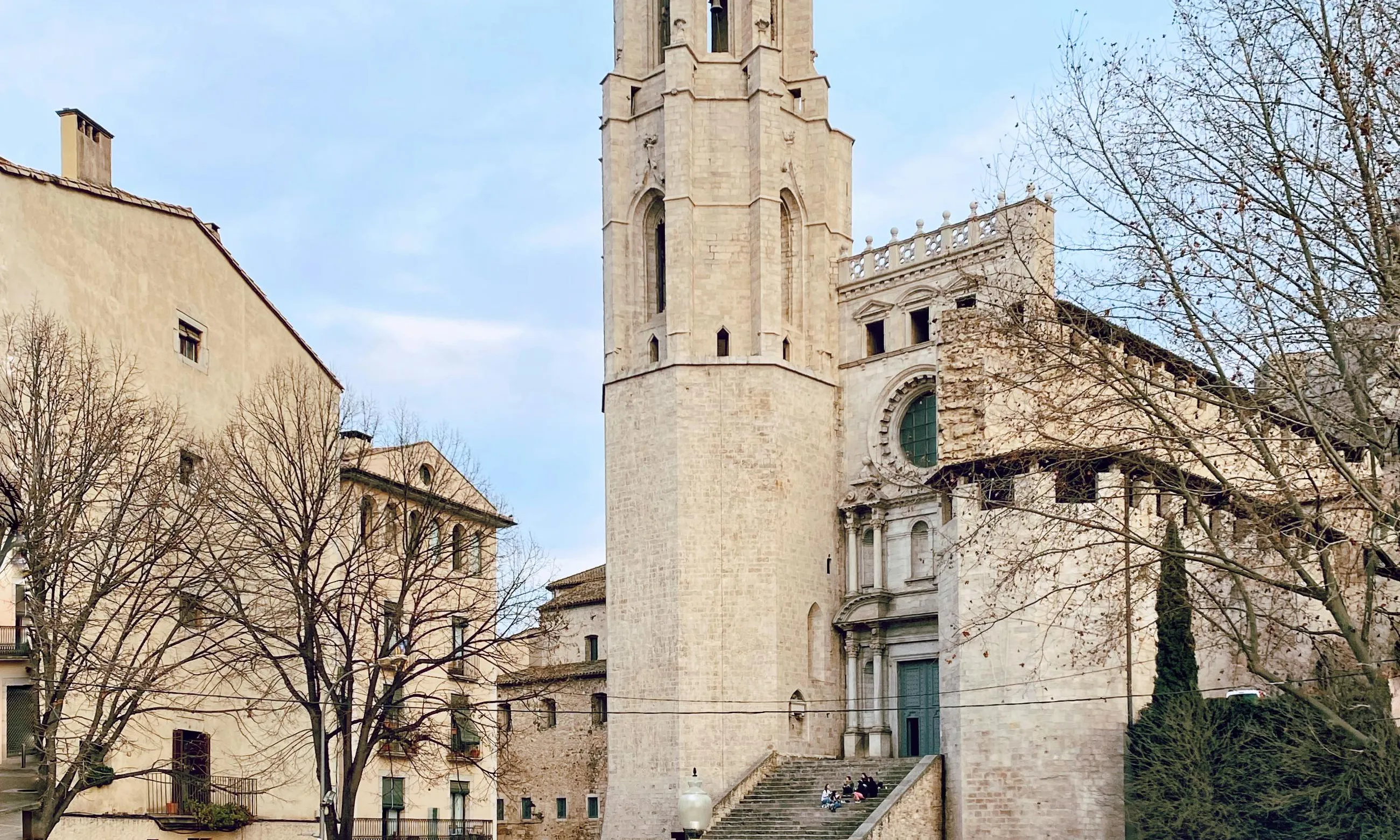 Catedral de Girona i barri vell. Font: Pexels - Santiago Boada