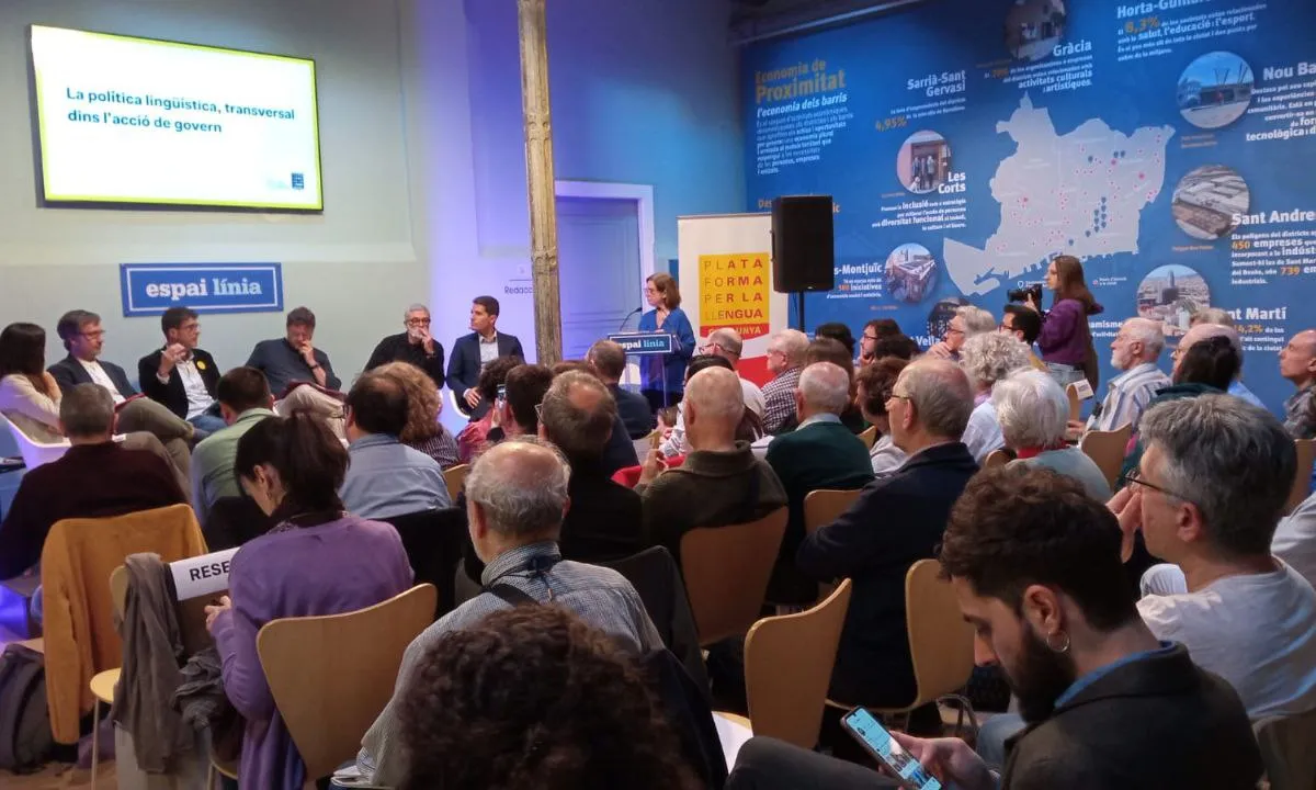 La plataforma ha organitzat un debat sobre política lingüística a Catalunya.