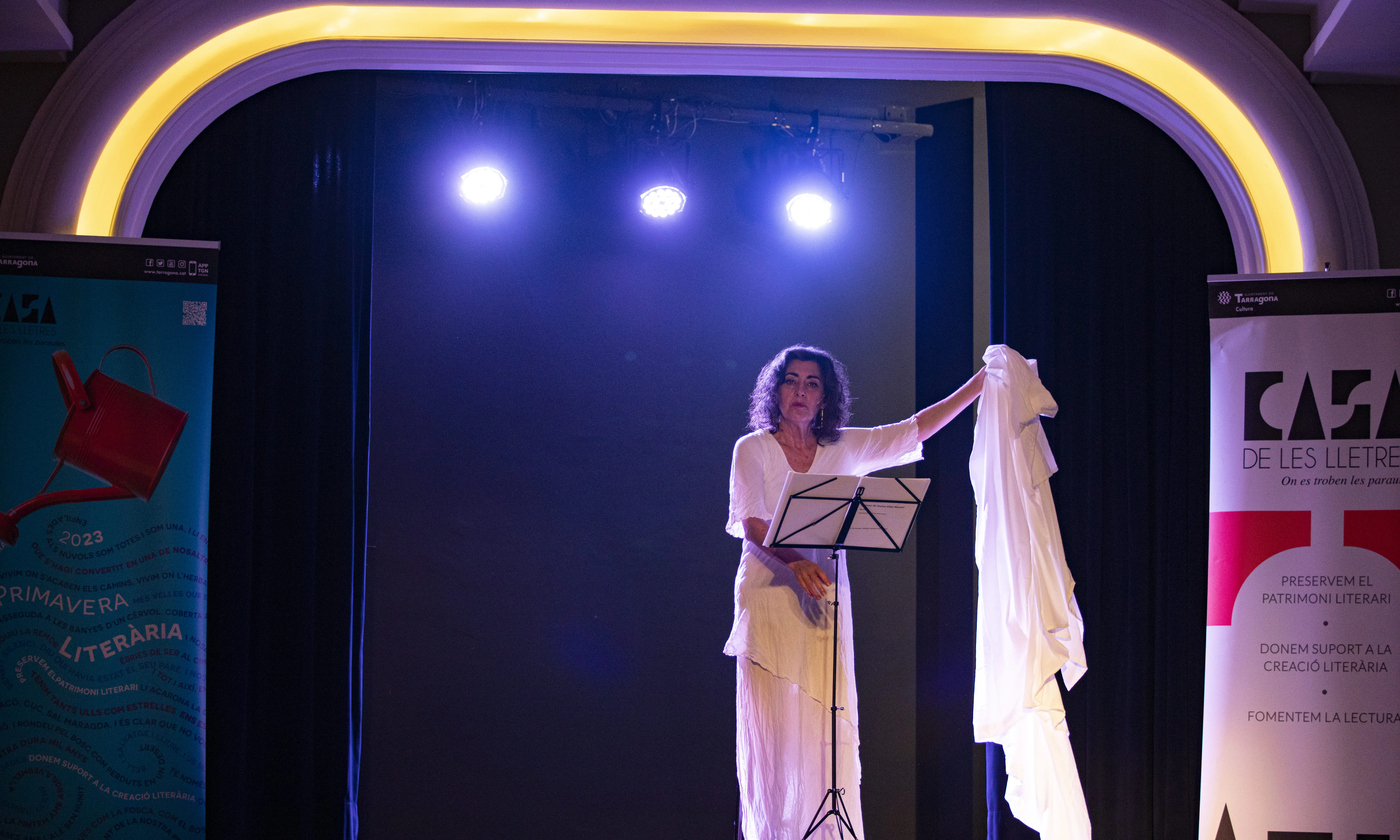 Al Festival Transvers la poesia s'uneix amb altres disciplines com la dansa, la música i el teatre.