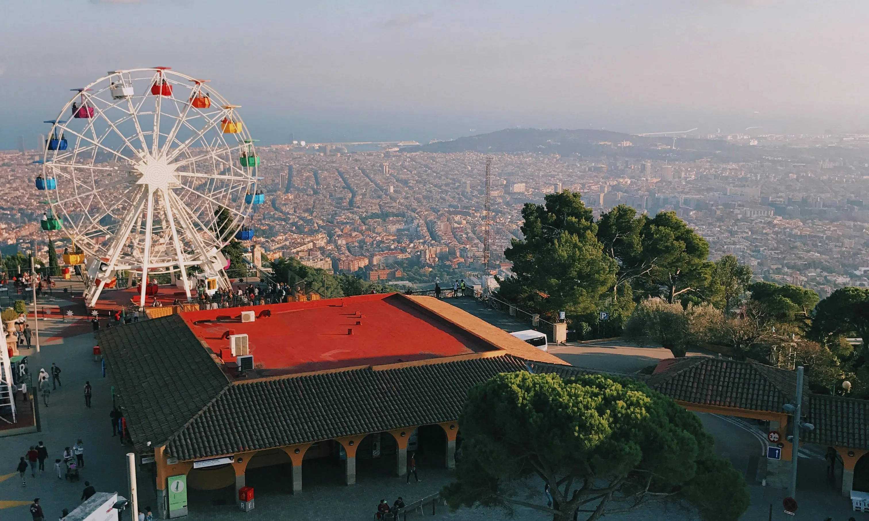 Parc d'atracción s del Tibidabo. Font: Pexels - Oleg Prachuk