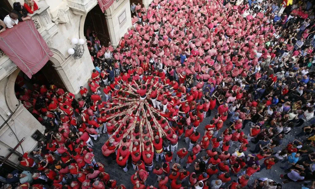 L’estudi de la Universitat Rovira i Virgili analitza l’enduriment de les condicions meteorològiques fruit del canvi climàtic durant les diades castelleres dels mesos d’estiu.