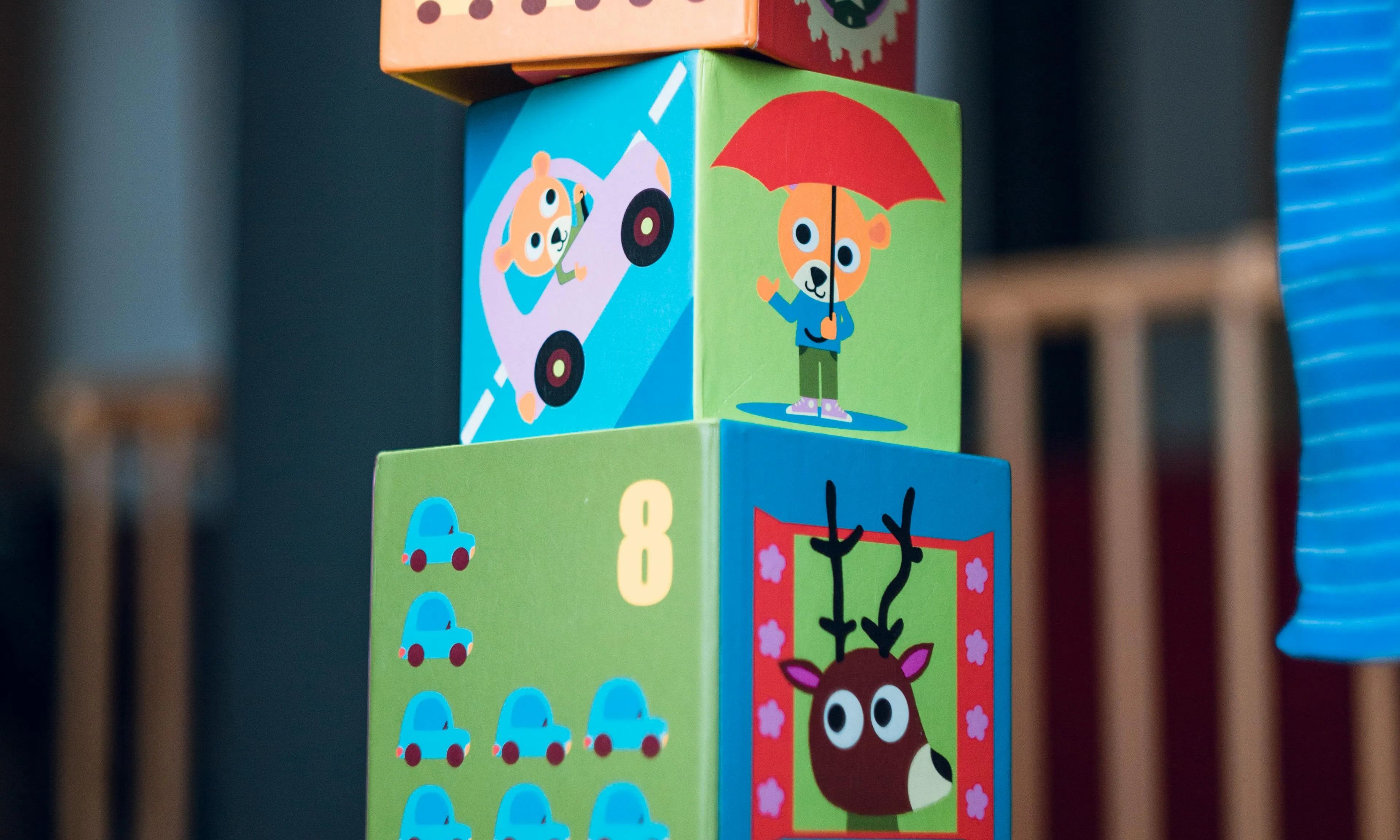 Imatge d'un joc de construcció fet per un infant. Font: Pexels - Markus Spiske