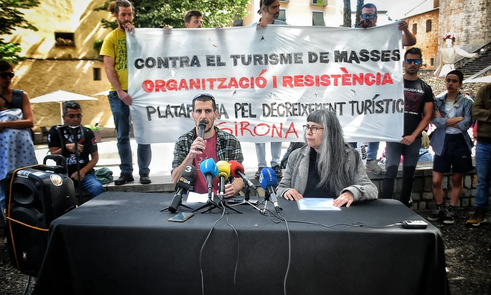 Roda de premsa de presentació de la Plataforma pel Decreixement Turístic Girona.