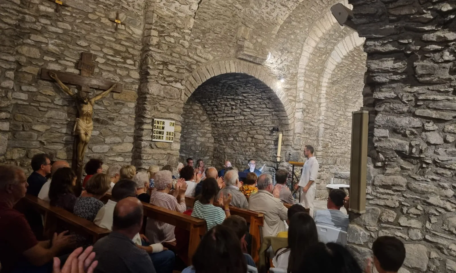 Concert a una església romànica dins del programa del Festival Romànic en Viu de Toses i Planoles.