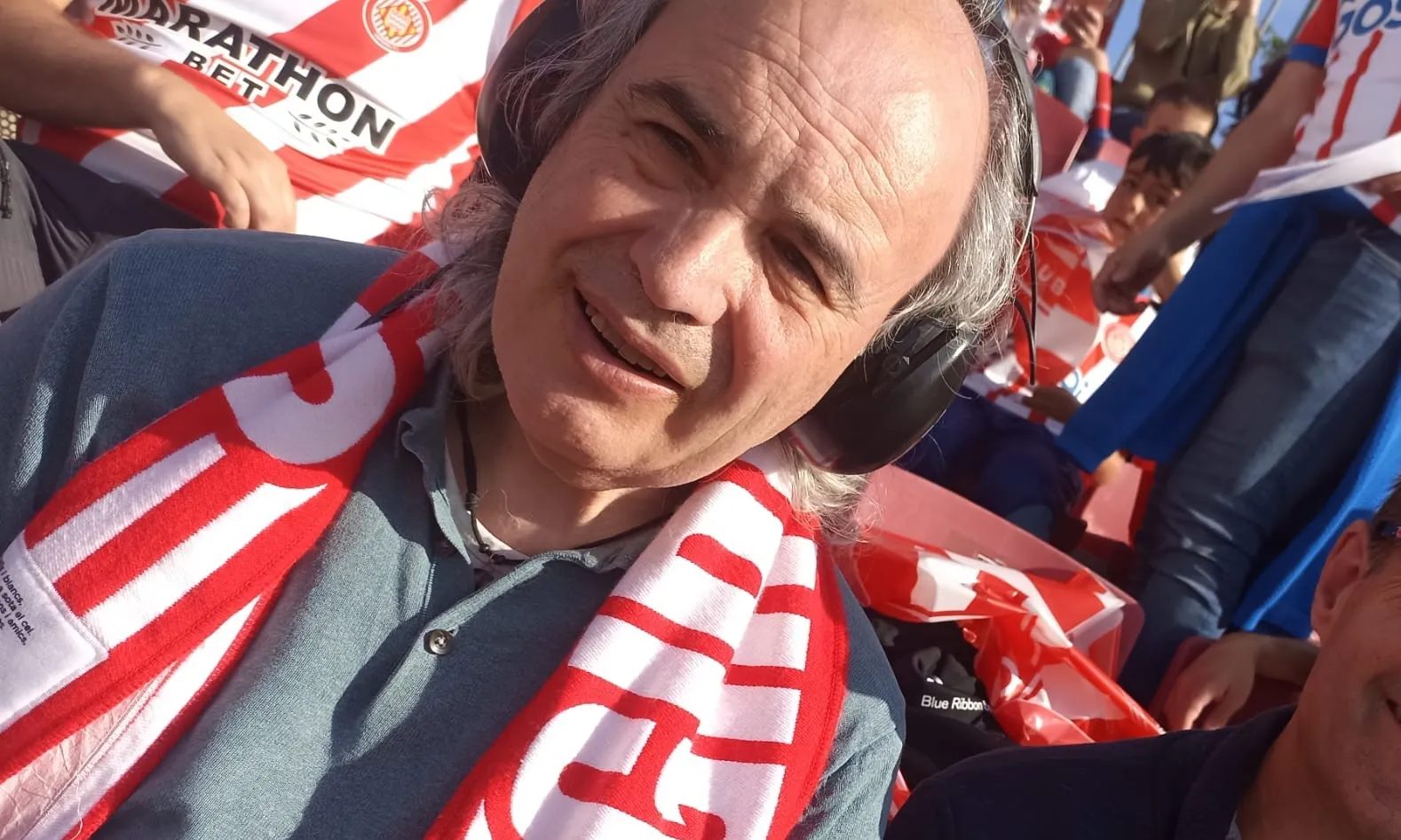 Una de les activitats comunitàries del projecte, concretament de la sortida per assistir al partit entre el Girona i el Barça al camp de Montilivi.