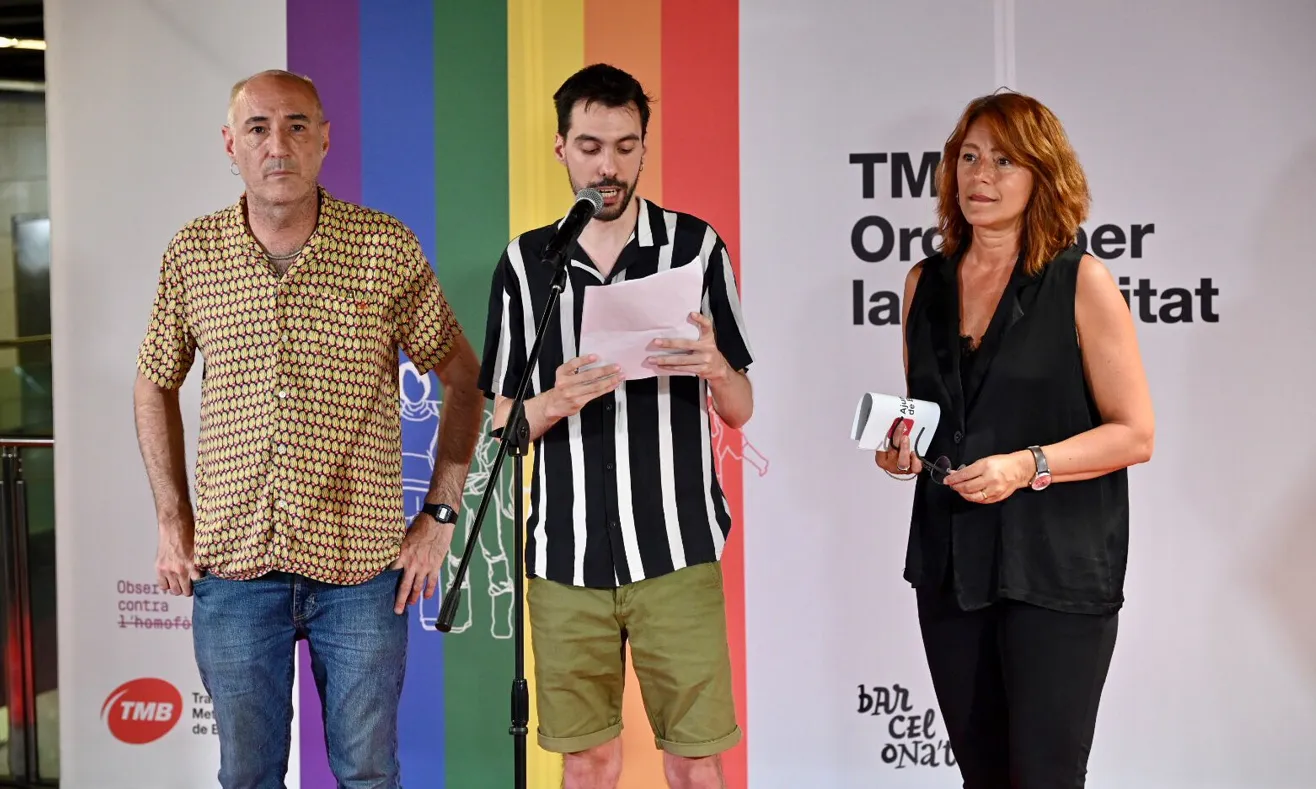 Segons dades de l’Observatori contra l’LGTBI-fòbia, el 2023 es va tancar amb tres-centes incidències LGTBI-fòbiques a Catalunya. Font: Observatori contra l’LGTBI-fòbia 