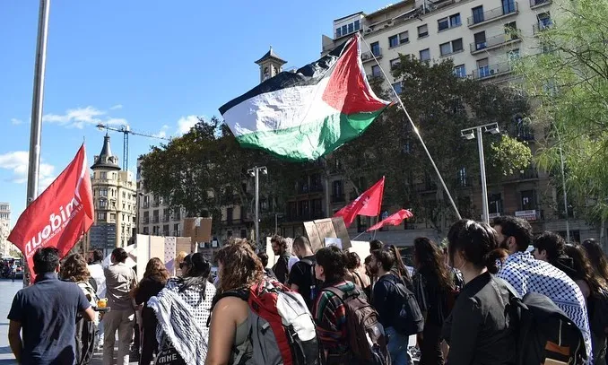 Les estudiants criden a una vaga general massiva per Palestina.