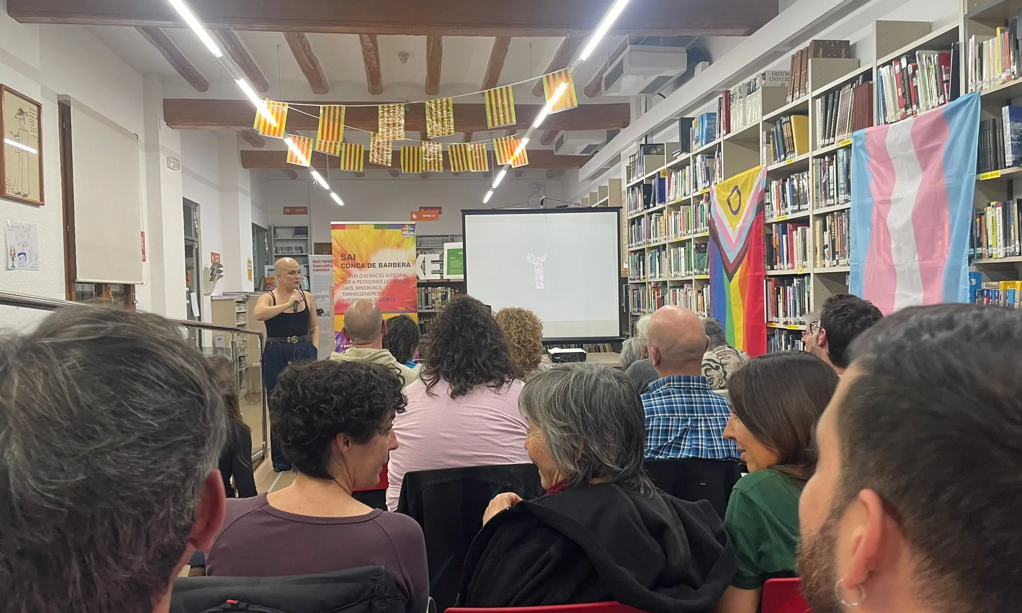  Xerrada a la Conca de Barberà amb l’artista trans Victoria Monique Sáez, més coneguda com la Barbie Calva. Font: Orgull Espluguí