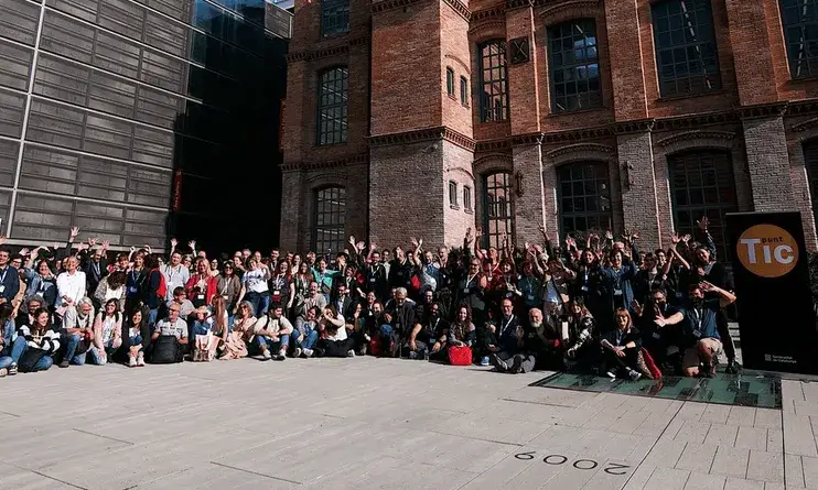 Foto de grup de les assistents a la JDIS 2024. Font: Xarxa Punt TIC.