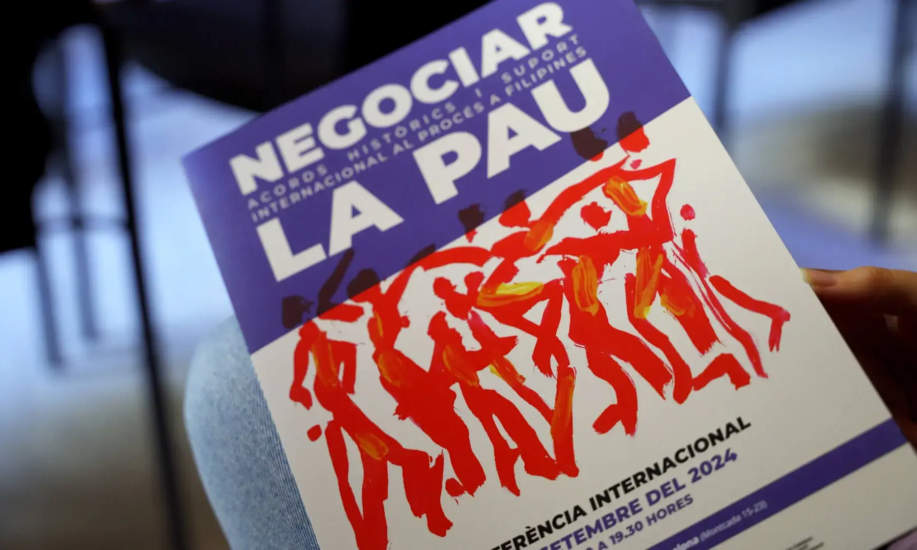 L'activista filipina va visitar Barcelona per participar en la conferència internacional ‘Negociar la pau. Acords històrics i suport internacional al procés a Filipines’.