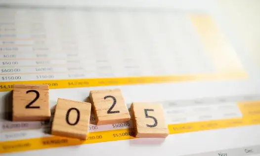 Complir amb el calendari fiscal és essencial per evitar sancions i mantenir en ordre les obligacions tributàries de l’entitat.