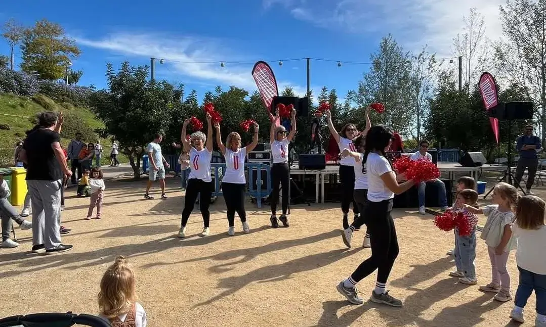 L'associació, entre altres, dona suport a infants i joves que viuen en centres d'acollida.