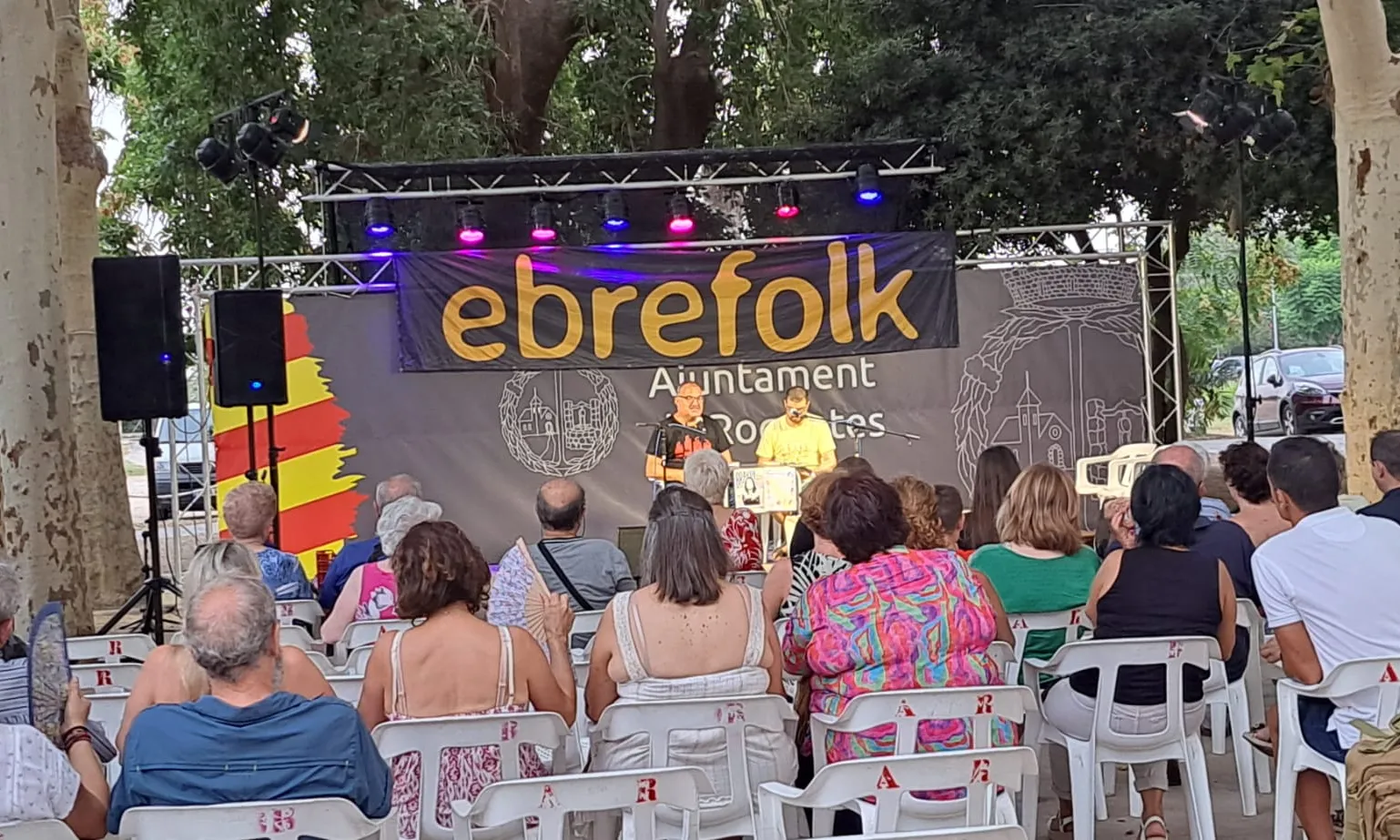 Frechina té un paper molt actiu en l’estudi i la divulgació de la música i la cultura popular valenciana.