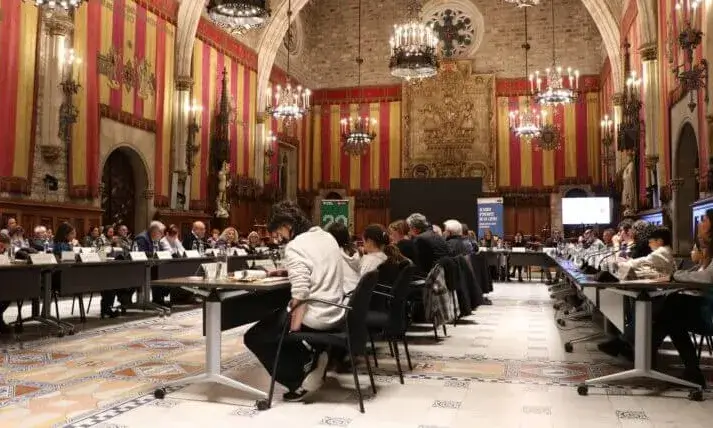 El Consell de Ciutat de Barcelona reunit en sessió plenària al Saló de Cent del consistori.
