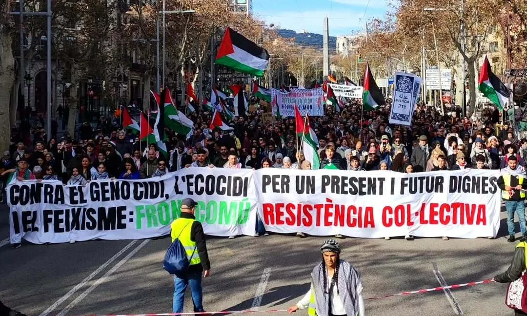 La mobilització convocada per l'Embranzida va aplegar unes cinc mil persones a Barcelona.