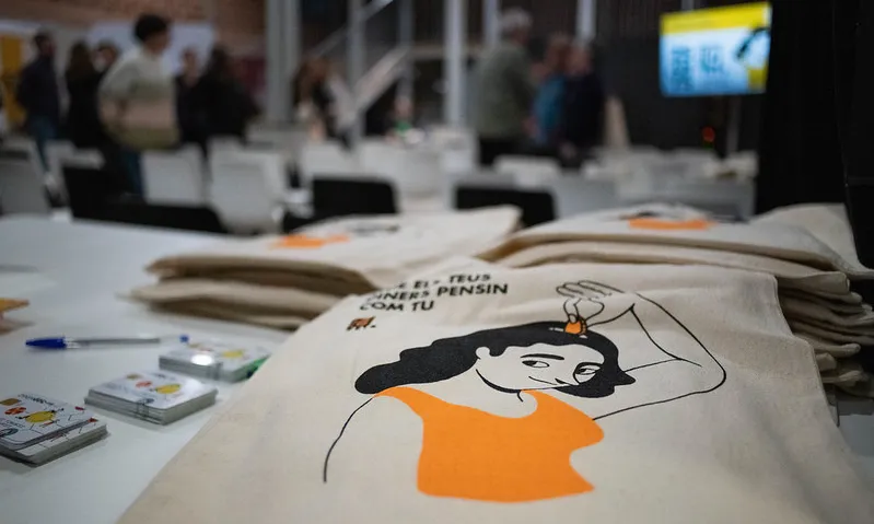 Marxandatge de la campanya "Que els teus diners pensin com tu" impulsada i coordinada per FETS.