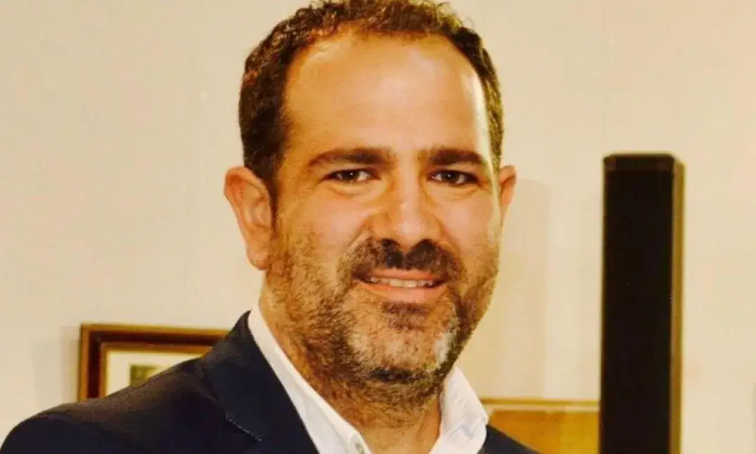 Eloi Bergós mirant a càmera