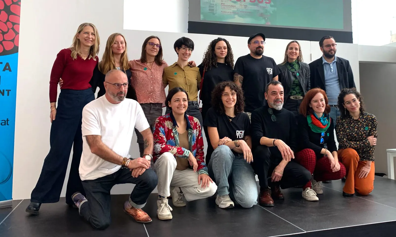 Foto de l'equip de Mangrana durant la celebració del tercer aniversari de la revista al museu Morera.