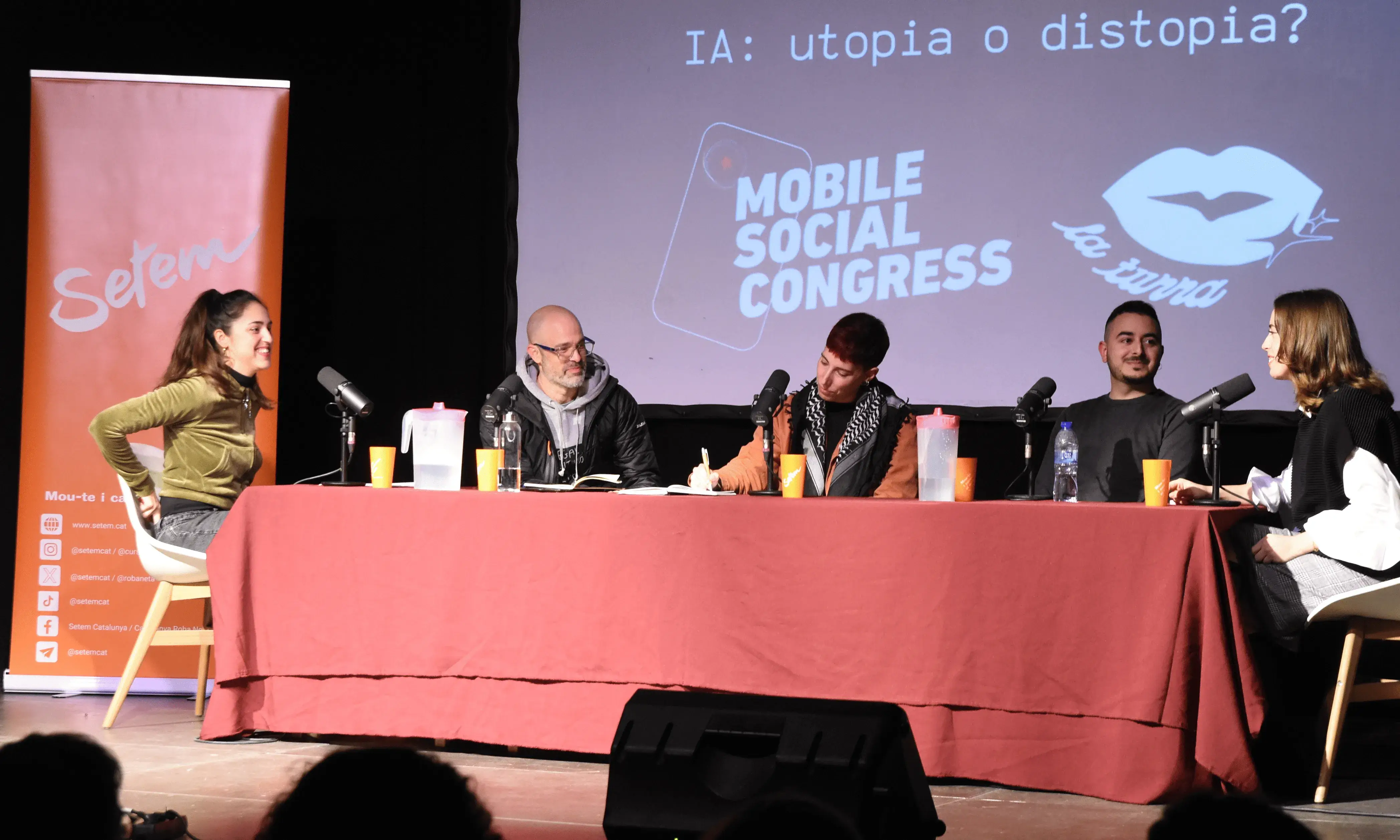 Una de les activitats més multitudinàries del Mobile Social Congress va ser l'episodi en directe del pòdcast 'La Turra'.