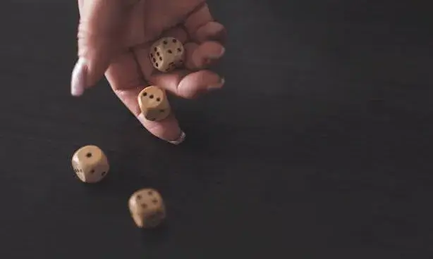 Mà tirant un daus