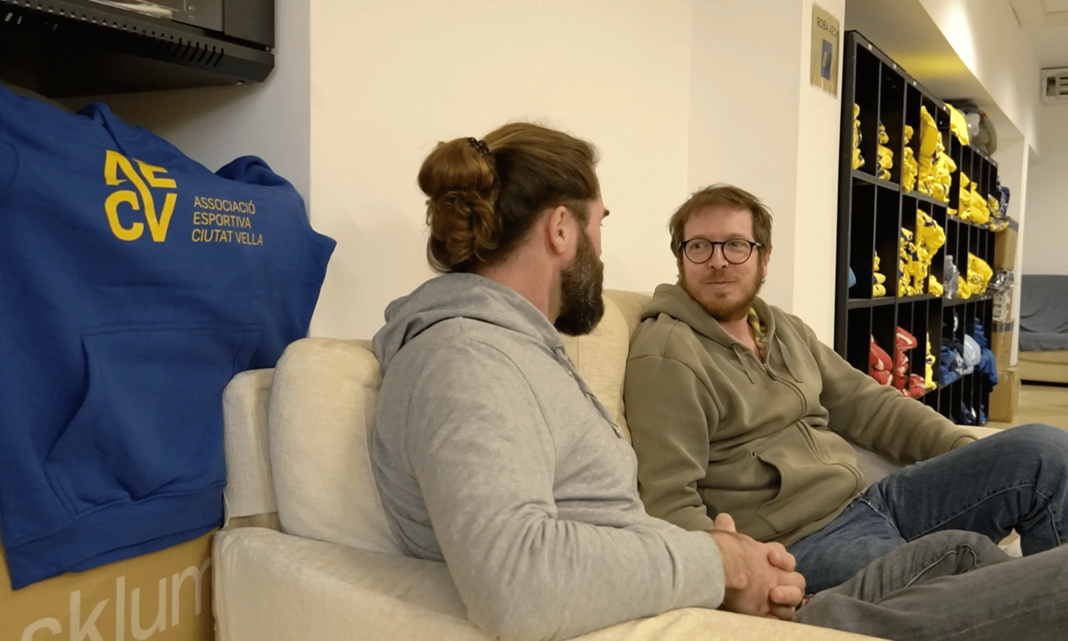 Rodrigo Pinto (esquerra) i Sergi Cobas (dreta) a la seu de l'Associació Esportiva Ciutat Vella.