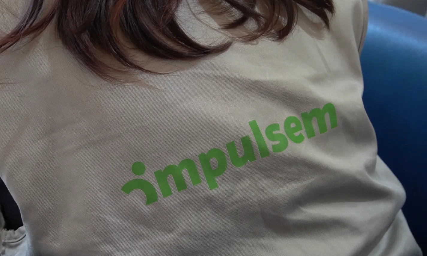 Impulsem es constitueix com a cooperativa fa vint anys, però parteix d'una entitat anterior que ja es dedicava a la integració sociolaboral.