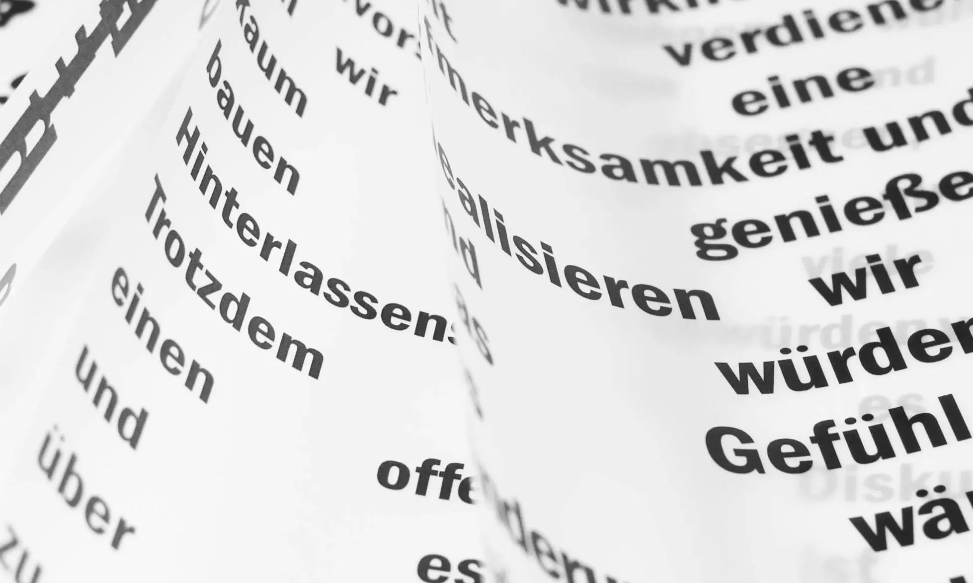 Idiomes Fulles amb textos en diversos idiomes estrangers