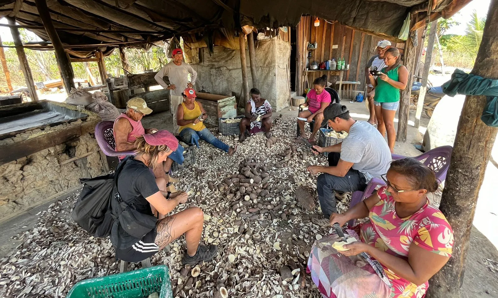 Voluntaris de SETEM en un dels seus Camps de Solidaritat d'estiu de l'any passat