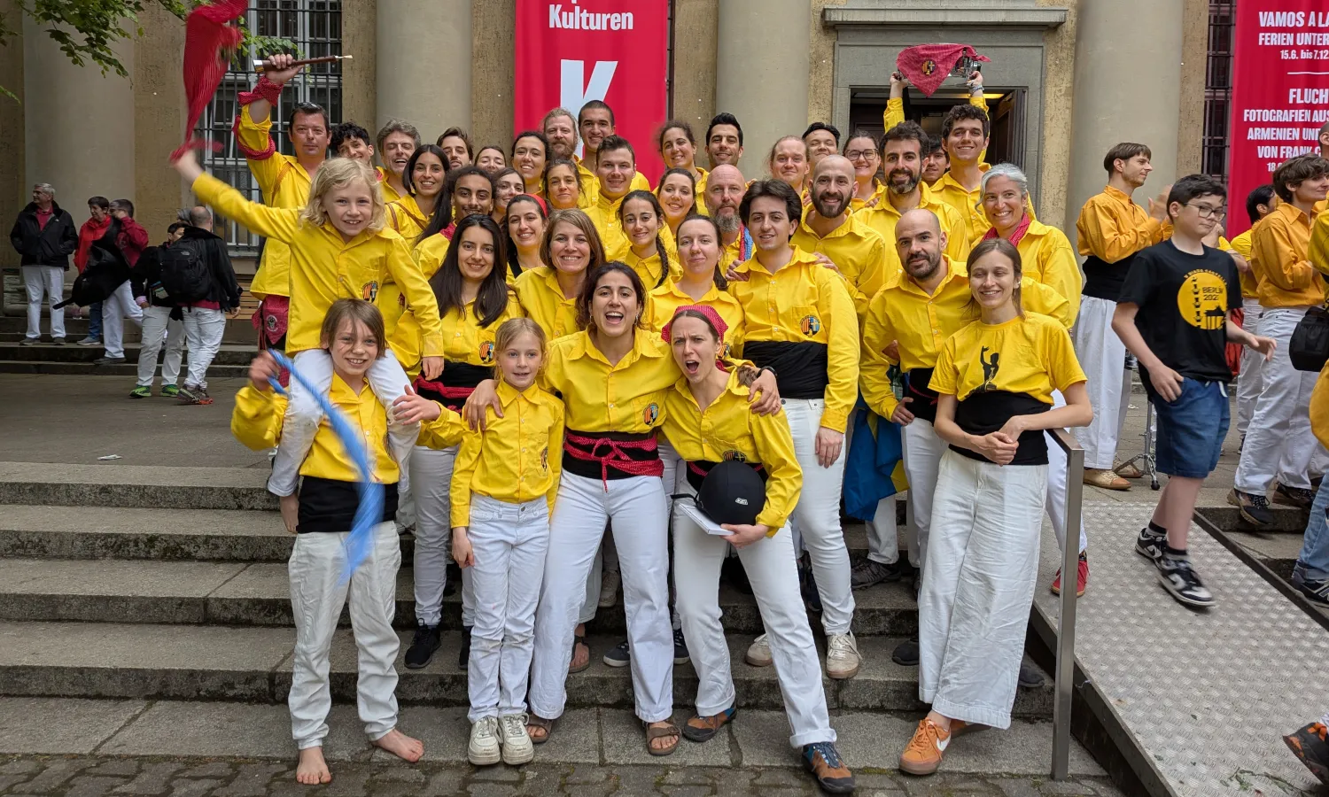 Foto de grup de la colla dels Castellers d'Estocolm a la Diada Castellera Internacional celebrada a Berlín. 
