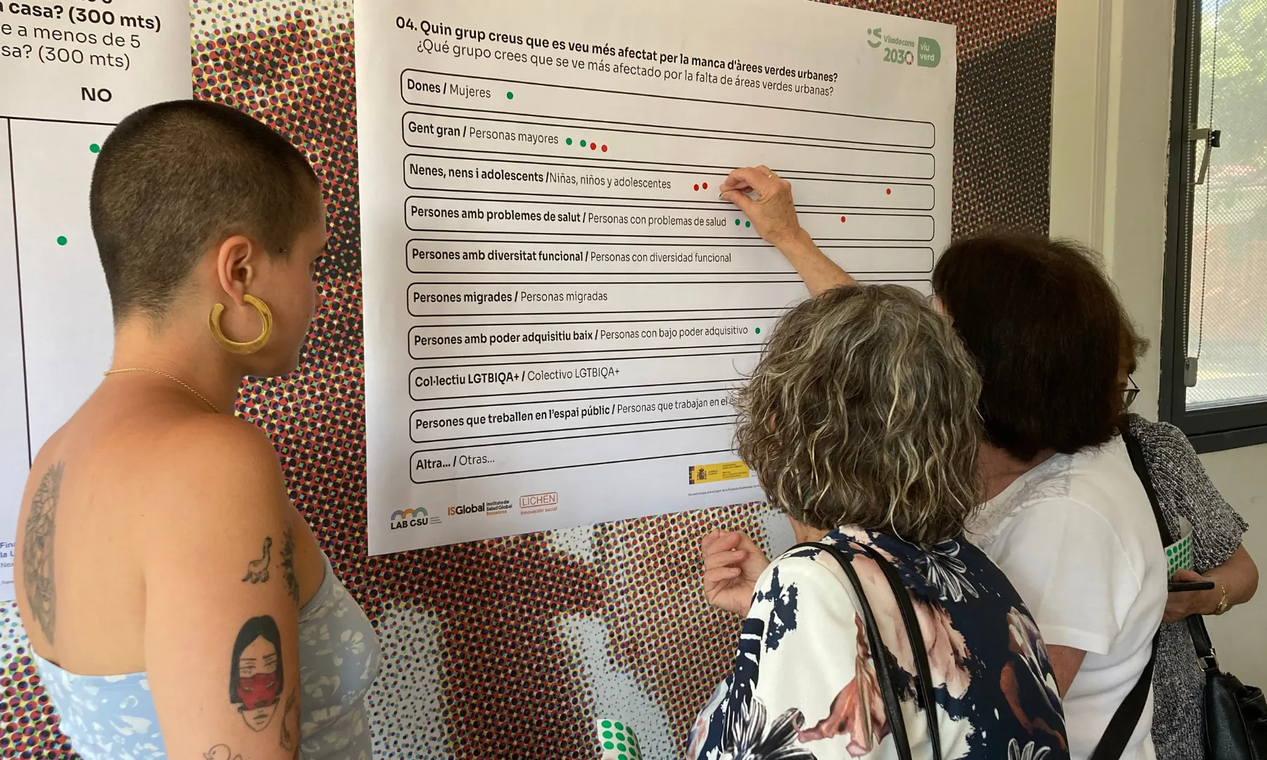 El projecte Viladecans Viu Verd, en el que participa ISGlobal, connecta urbanisme i salut i compta amb la participació de veïns i veïnes.