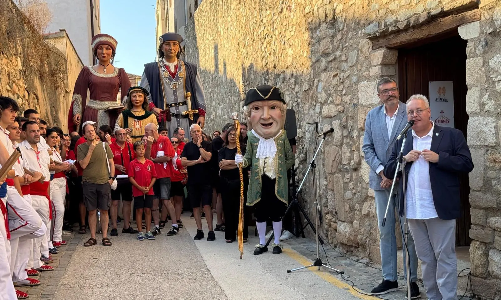L'Ivan Besora, president d'Adifolk, en un moment de la presentació.