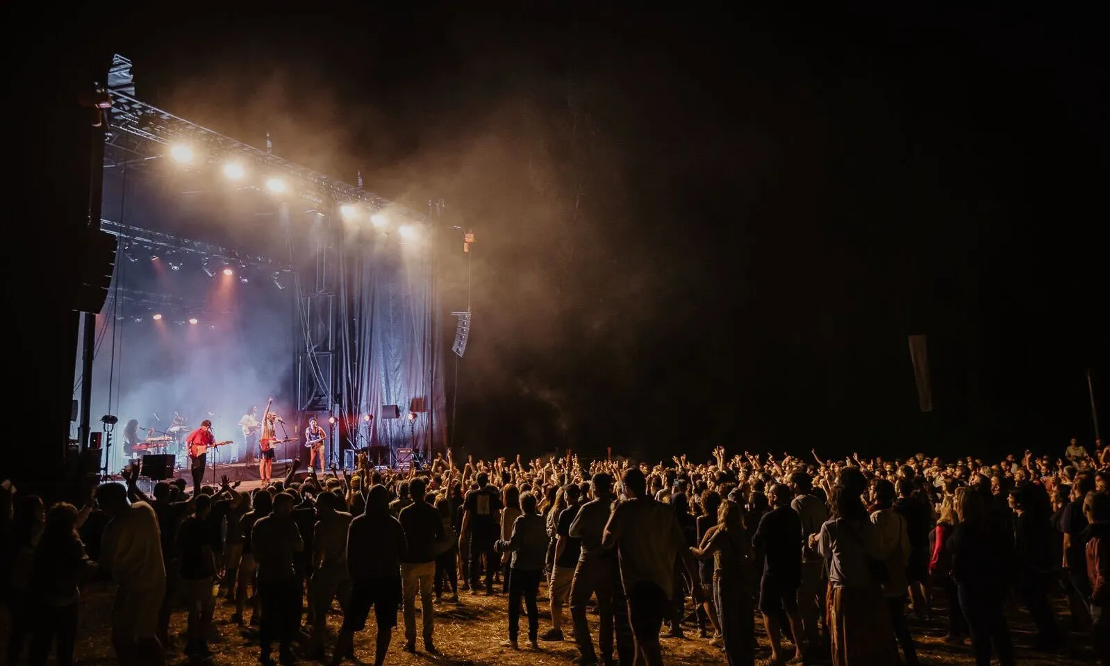 El festival aposta per la sostenibilitat, el talent local i la descentralització cultural.