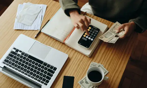 Coneix en profunditat les prestacions econòmiques de la Seguretat Social i la Generalitat.