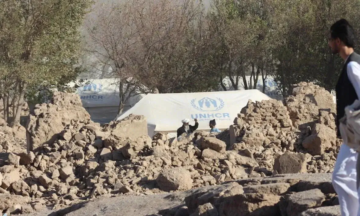 Un terratrèmol de magnitud 6 ha deixat més d'un miler de víctimes mortals a l'Afganistan.