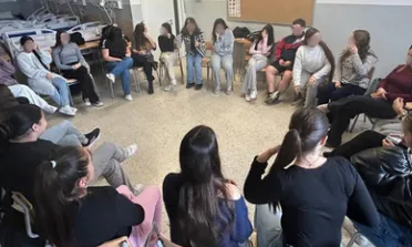 L’associació Joves per la Igualtat i la Solidaritat (JIS) és un referent per a tot el jovent de la ciutat, a qui acompanya i dona suport des d’una mirada àmplia.