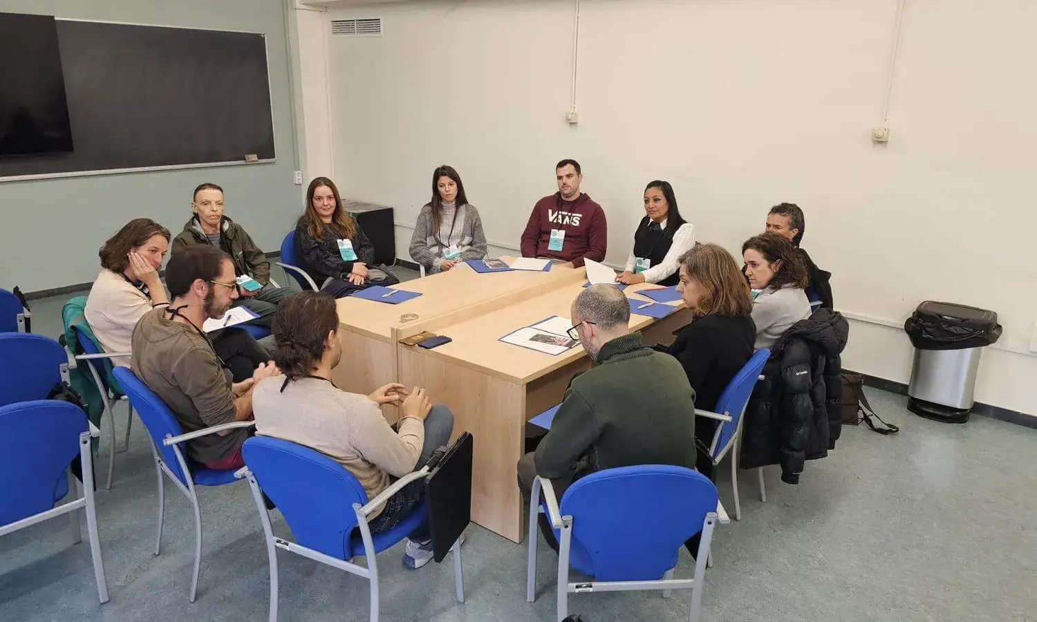 Taula de treball al HUB / Coordinadora