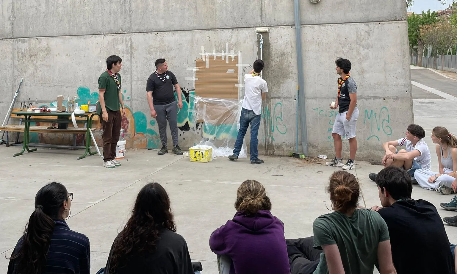 Formació prèvia a les voluntàries abans de començar la rehabilitació d'habitatges