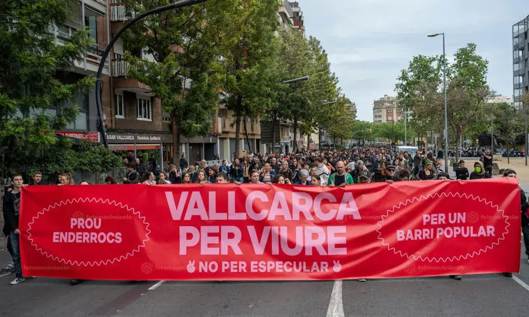 Imatge d'una manifestació de Vallcarca per Viure