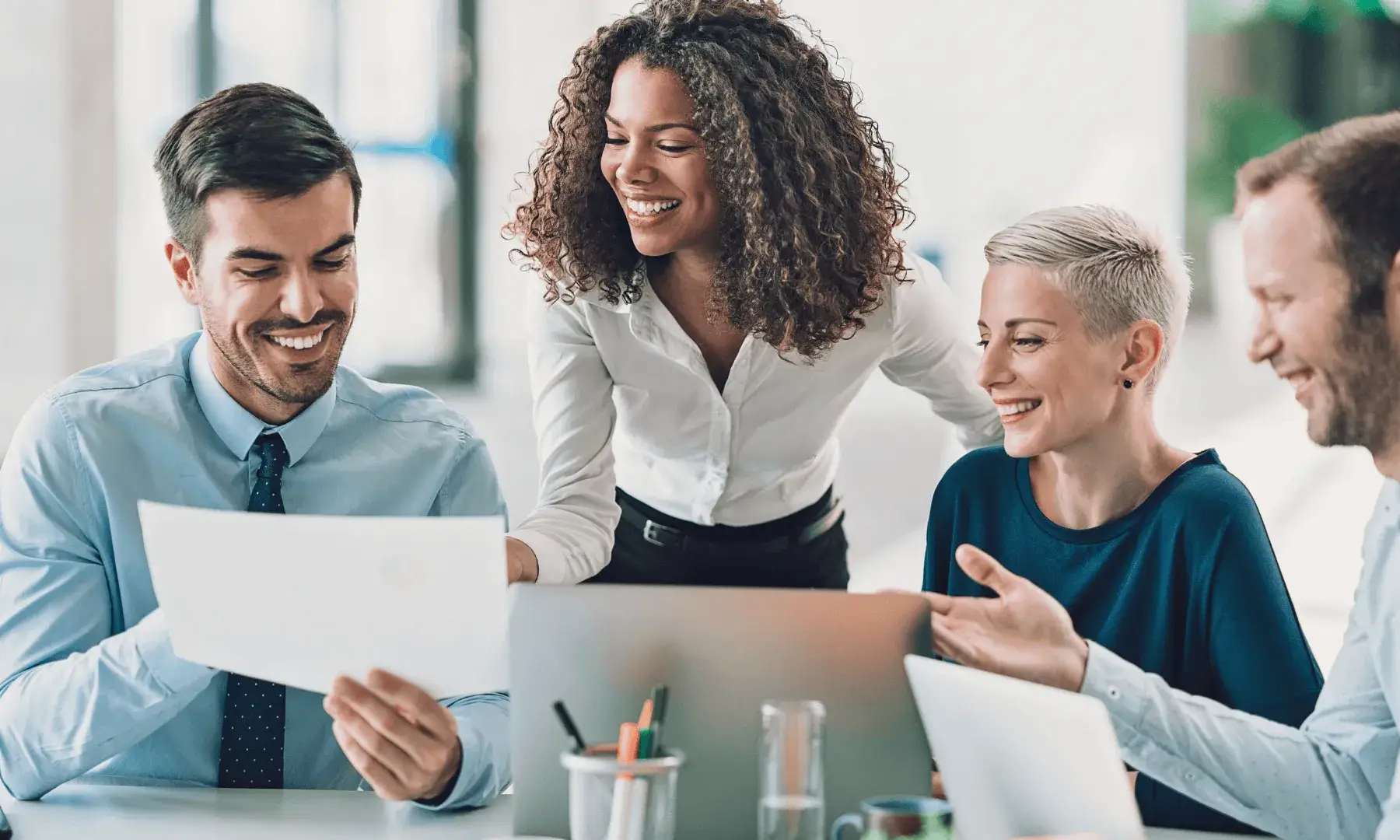 Persones a una reunió.