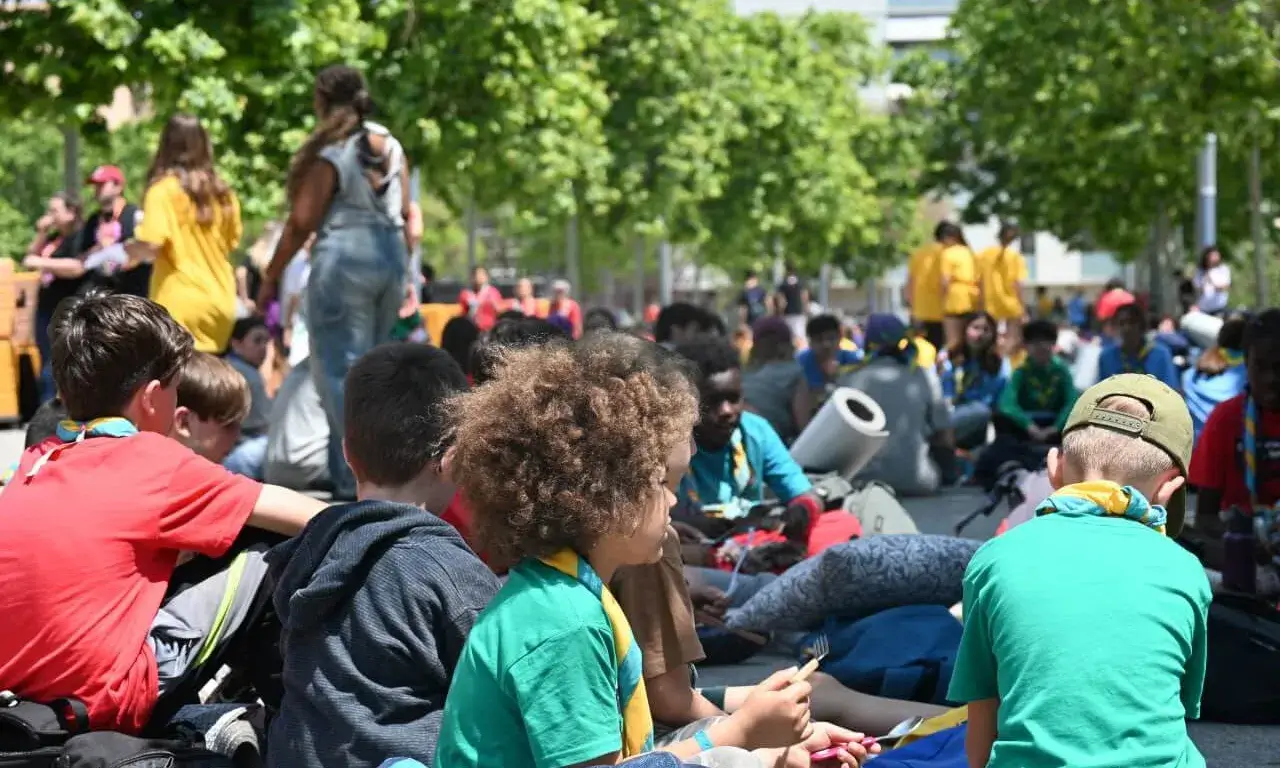 Jovent gaudint del lleure català