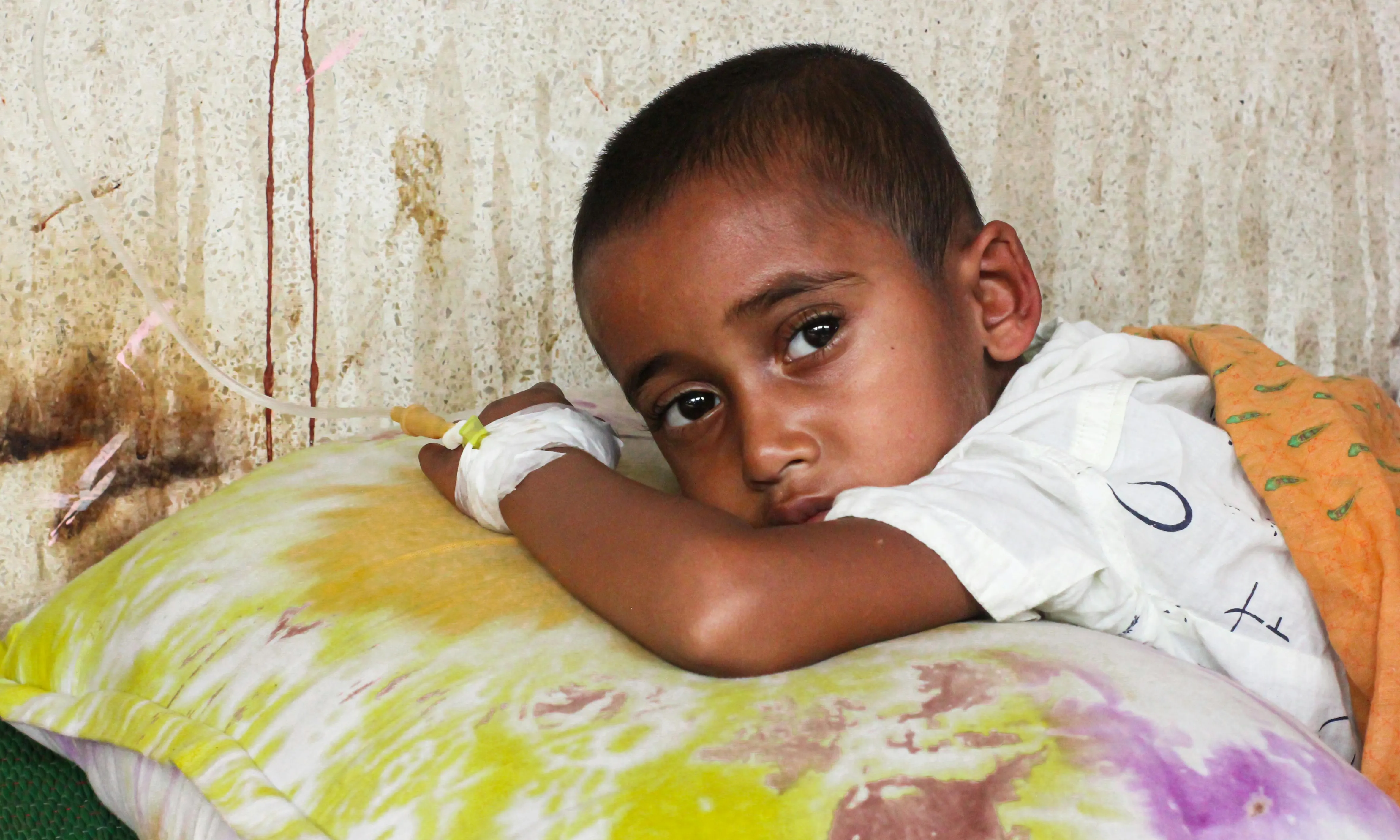 Nen malalt en un hospital