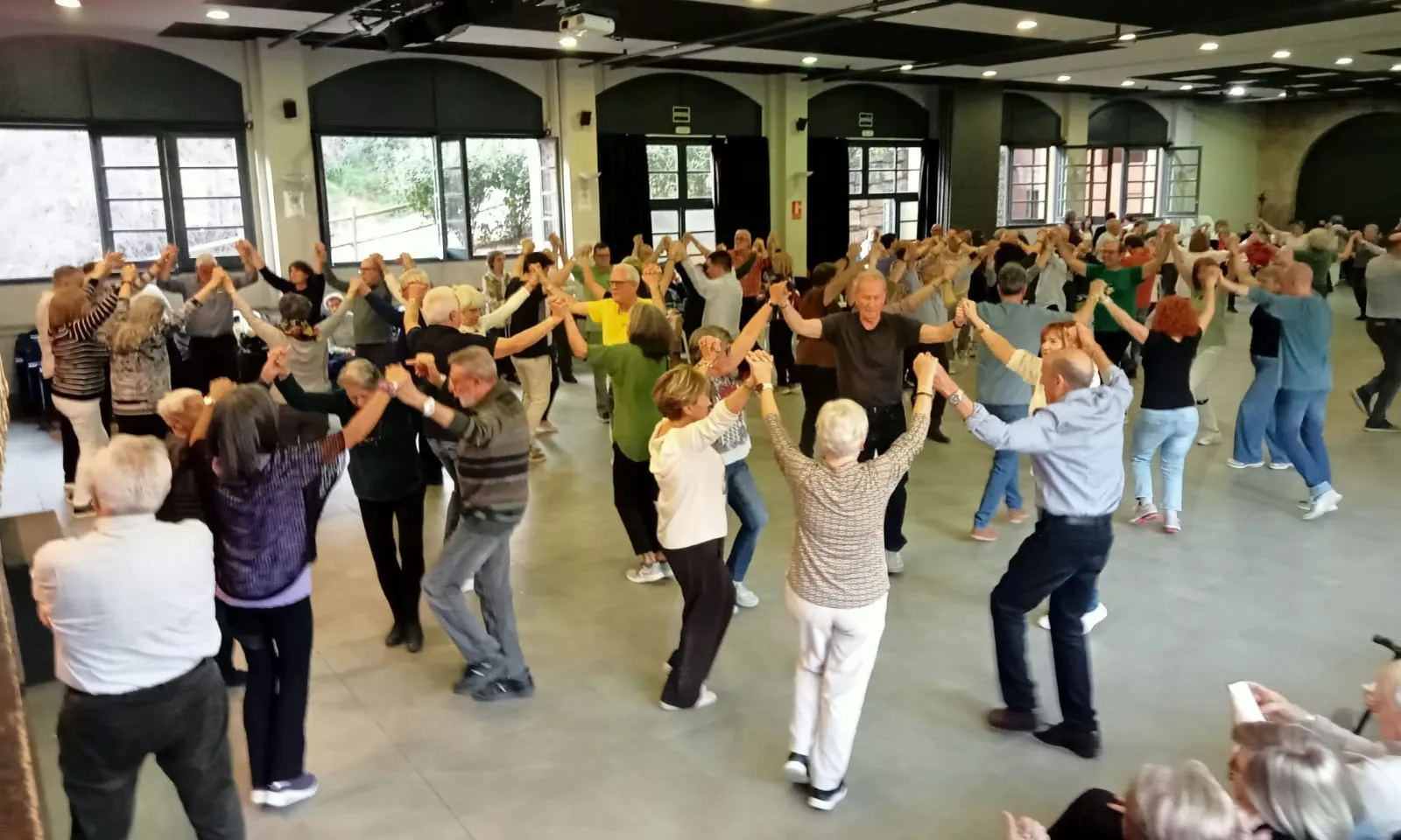 Ballada de sardanes organitzada per l'agrupació.