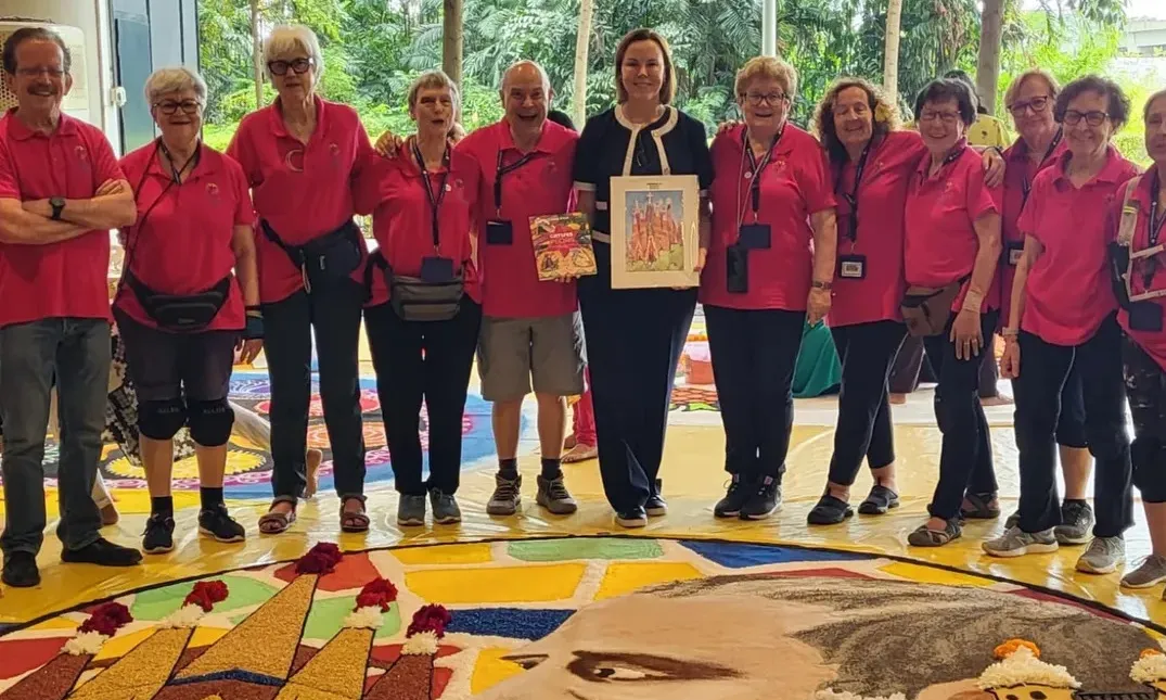 La Federació Catalana de Catifaires, en el I Festival de Rangoli i Art Efímer, celebrat a Singapur.