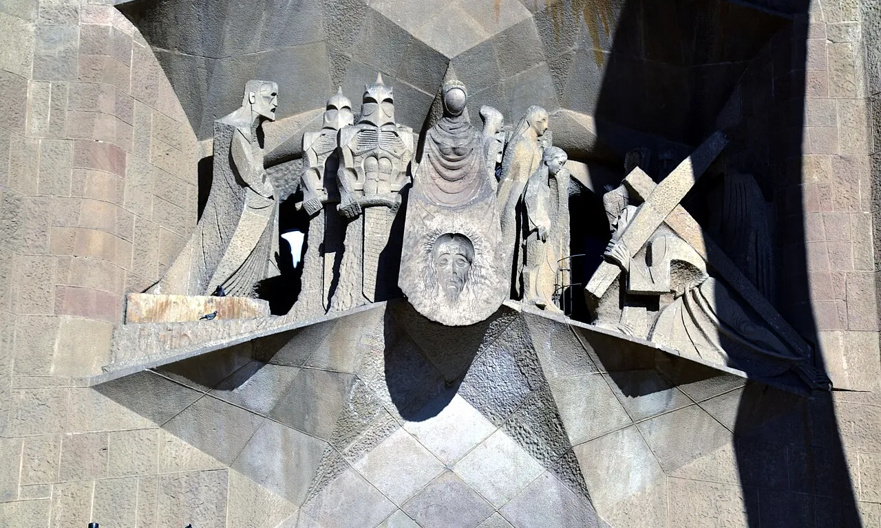 Detall de la façana de la Passió de la Sagrada Família de Barcelona