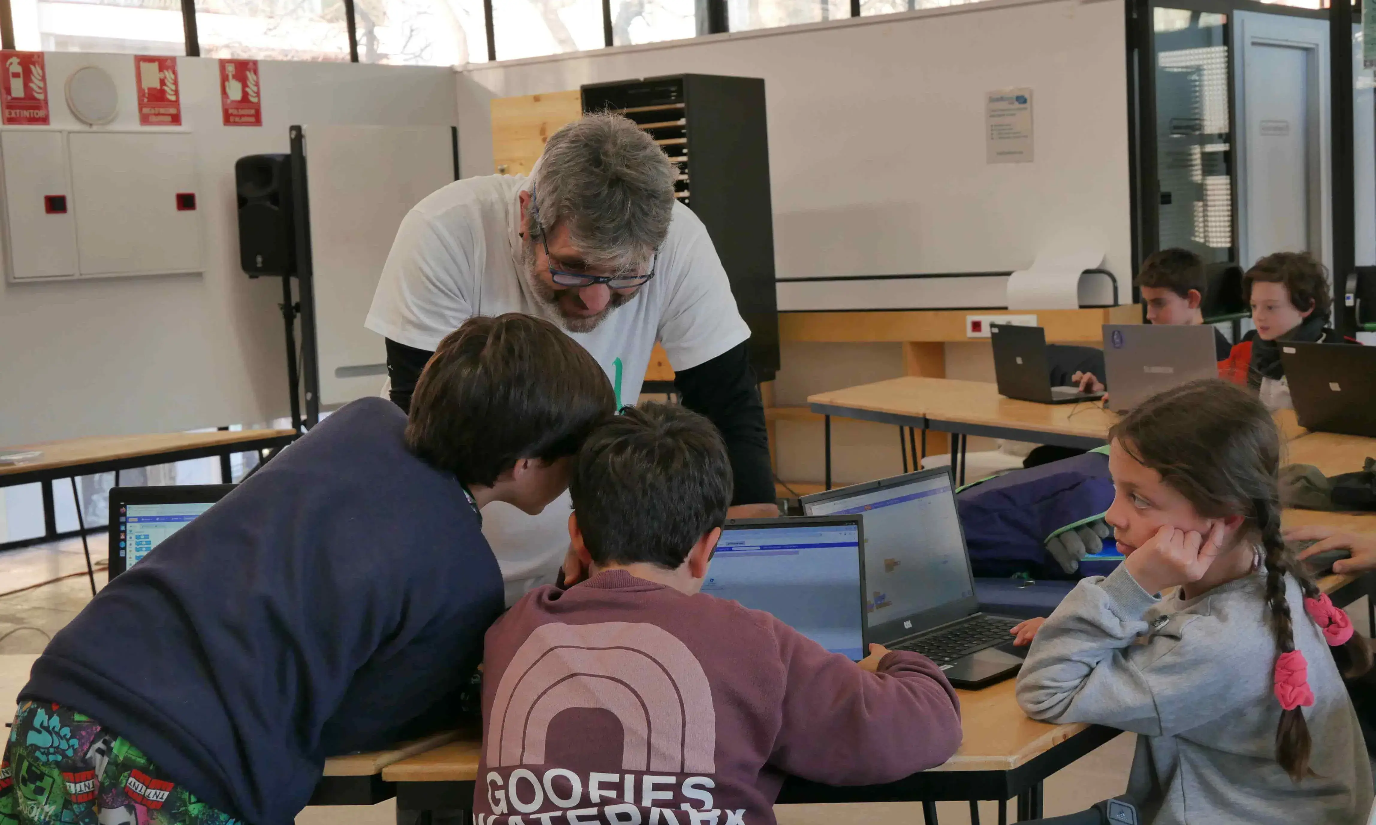 Sessió de Code Club al Canòdrom de Barcelona.
